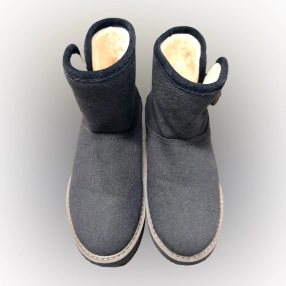 Sanuk LIKE NEW Cozy Vibe Surf Check SI Ankle Boots Size 7 - Indoor/Outdoor